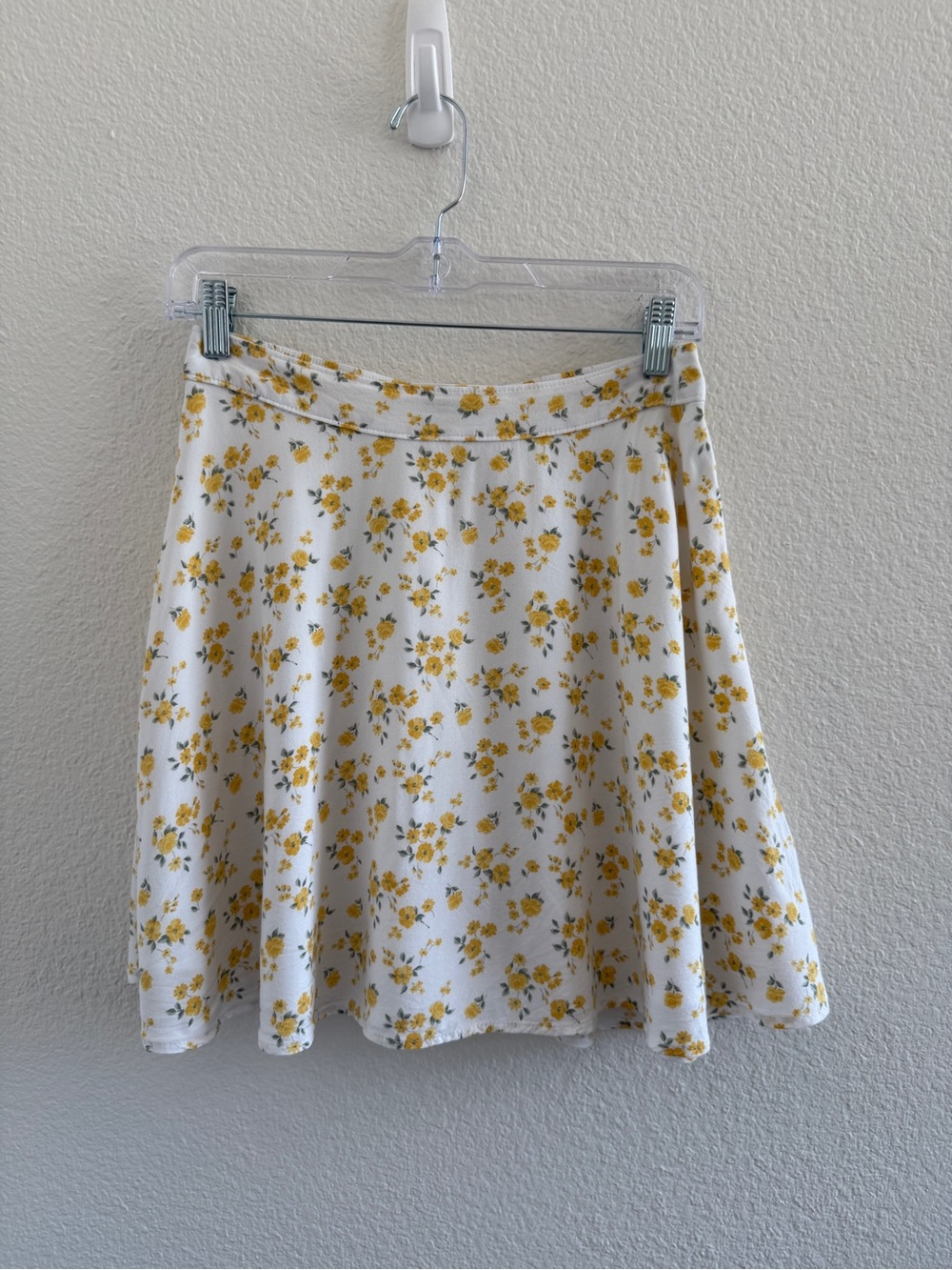 Hollister White and Yellow Floral Elastic Waistband Skater Skirt